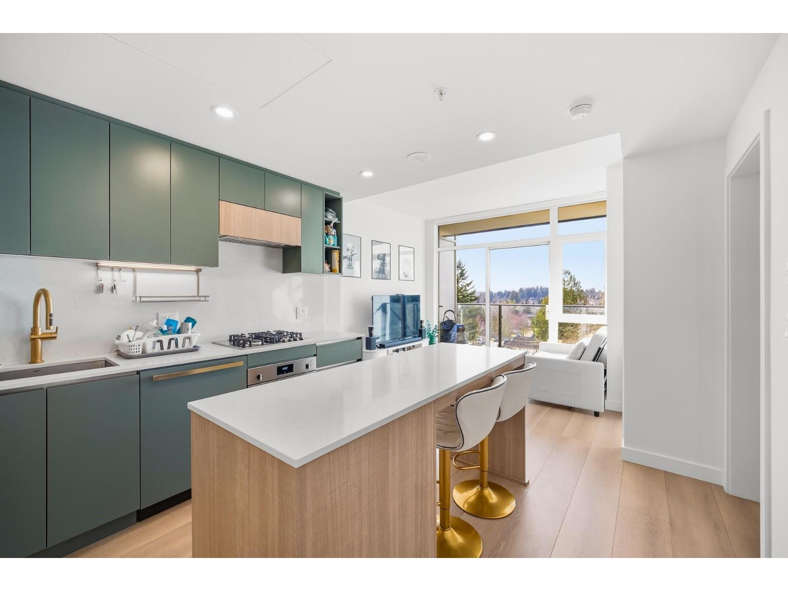 607 13573 98A AVENUE, Surrey, British Columbia