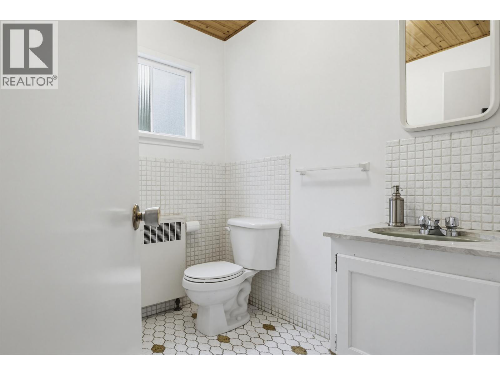 5050 Hastings Street, Burnaby, British Columbia  V5B 1P6 - Photo 9 - C8076622