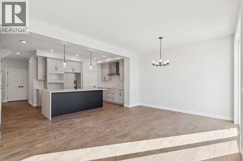 124 Southbow Village Way, Cochrane, Alberta  T4C 3J9 - Photo 19 - A2283420