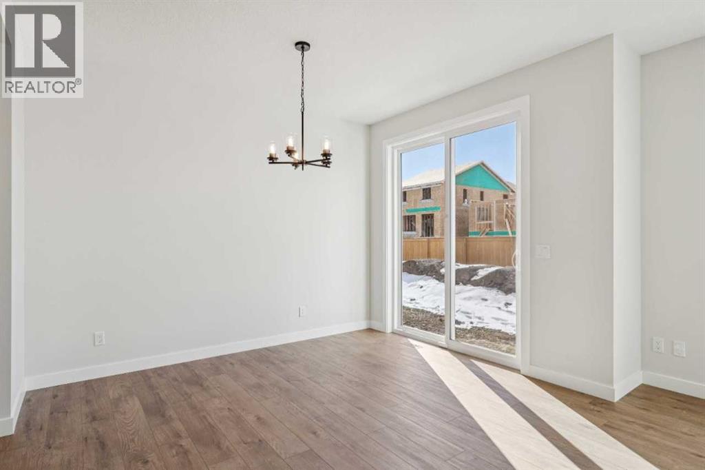 124 Southbow Village Way, Cochrane, Alberta  T4C 3J9 - Photo 11 - A2283420