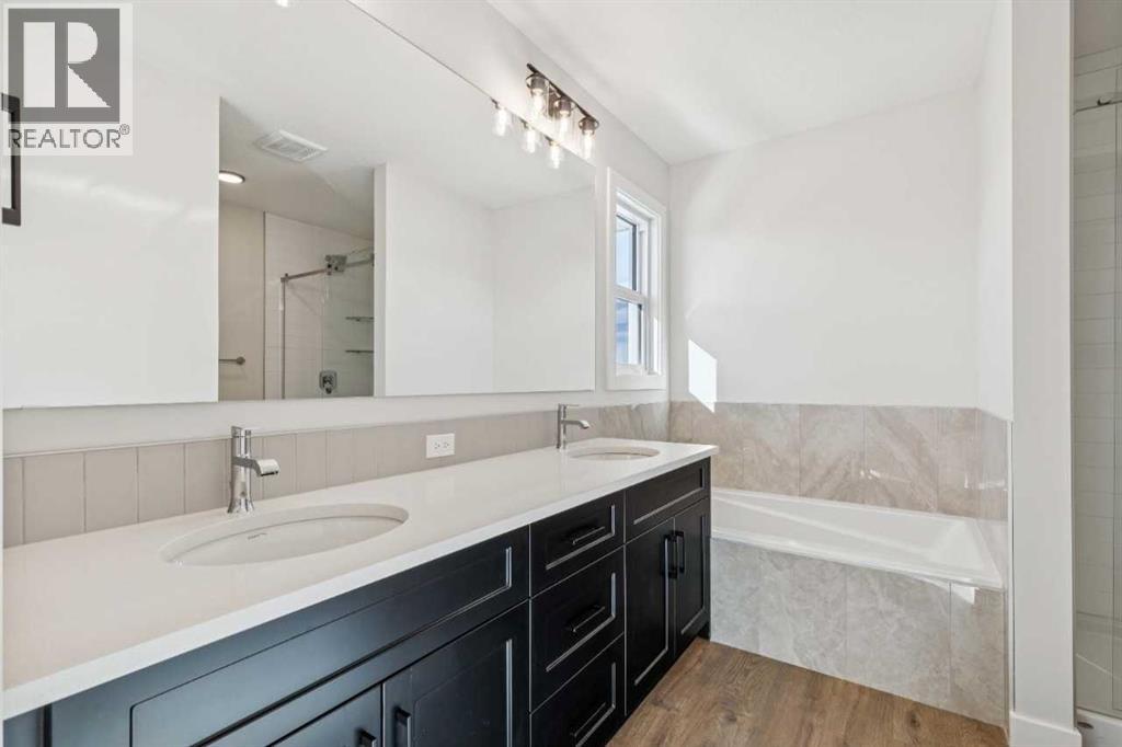 124 Southbow Village Way, Cochrane, Alberta  T4C 3J9 - Photo 28 - A2283420