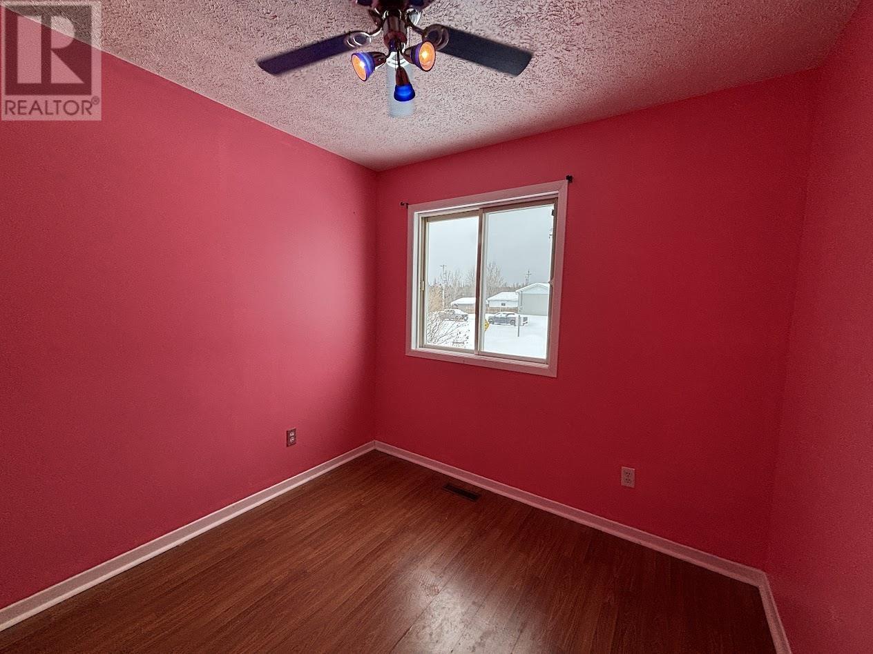 31 Brooks St, Manitouwadge, Ontario  P0T 2C0 - Photo 12 - TB2600370