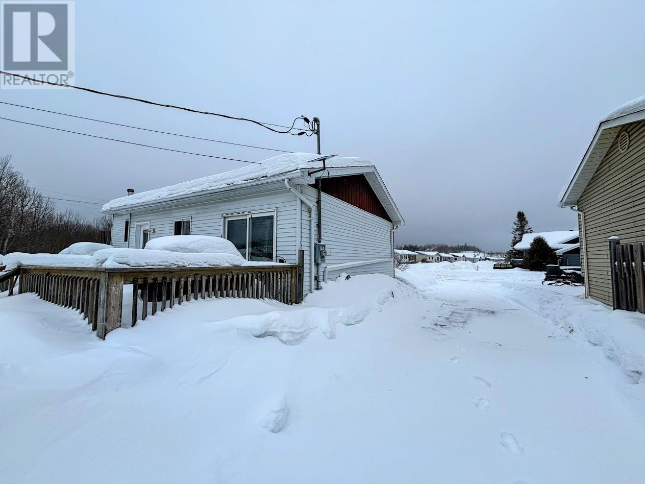 31 Brooks St, Manitouwadge, Ontario  P0T 2C0 - Photo 31 - TB2600370