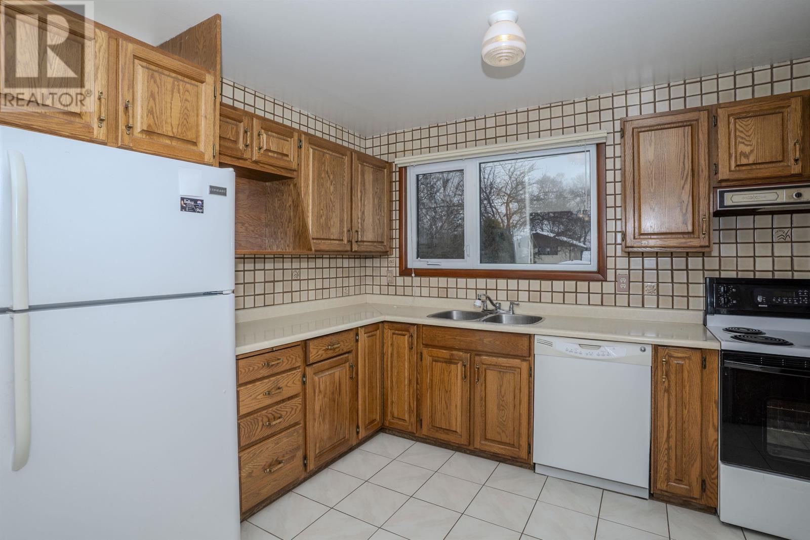 211 Clarkson St S, Thunder Bay, Ontario  P7B 4X1 - Photo 12 - TB2600371