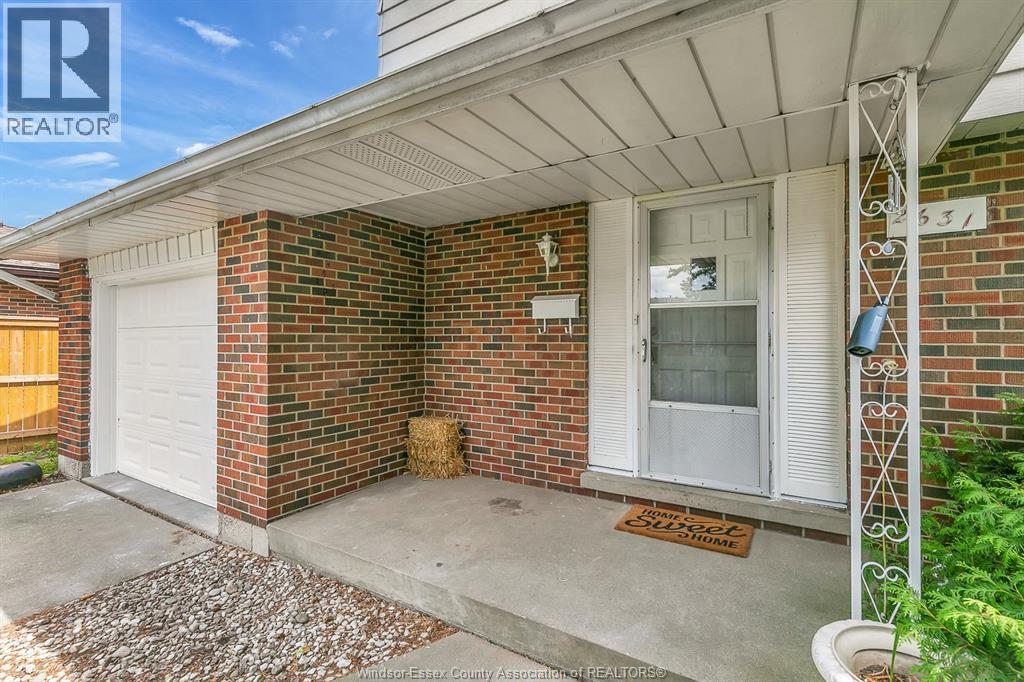 2631 Columbia Court, Windsor, Ontario  N9E 1B2 - Photo 2 - 26004700