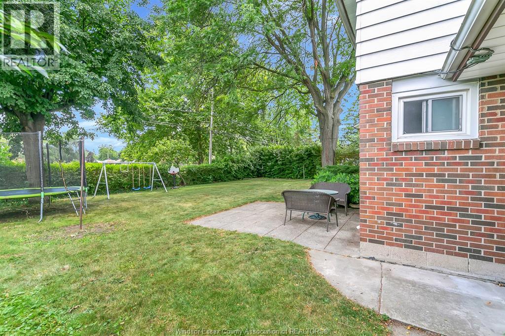 2631 Columbia Court, Windsor, Ontario  N9E 1B2 - Photo 29 - 26004700