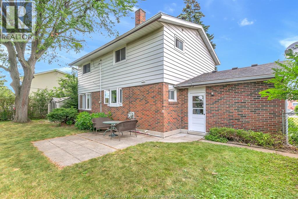 2631 Columbia Court, Windsor, Ontario  N9E 1B2 - Photo 30 - 26004700