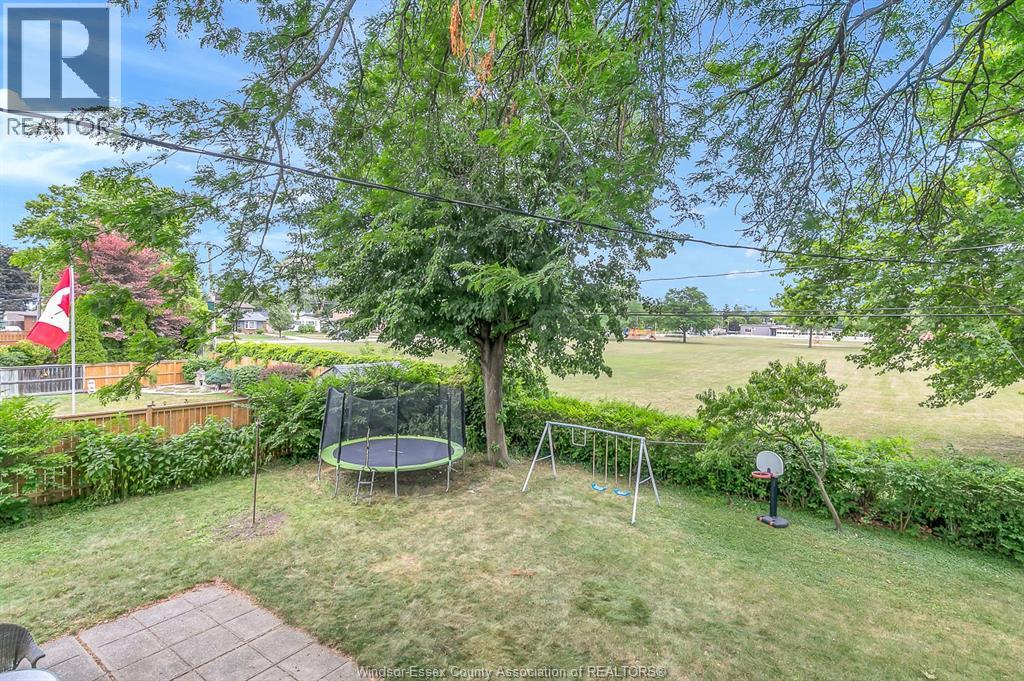 2631 Columbia Court, Windsor, Ontario  N9E 1B2 - Photo 32 - 26004700