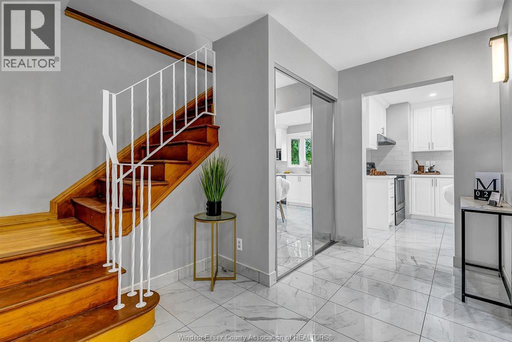 2631 Columbia Court, Windsor, Ontario  N9E 1B2 - Photo 5 - 26004700