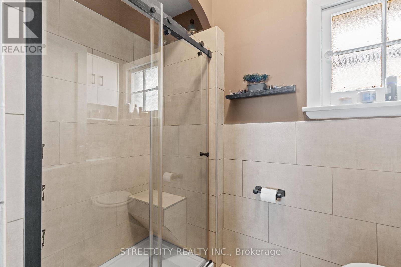 16 Oak Street, London East, Ontario  N5Z 2H6 - Photo 20 - X12845946