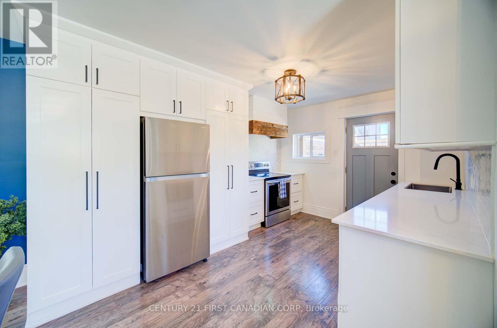 Upper - 425 English Street, London East, Ontario  N5W 3T4 - Photo 4 - X12851338