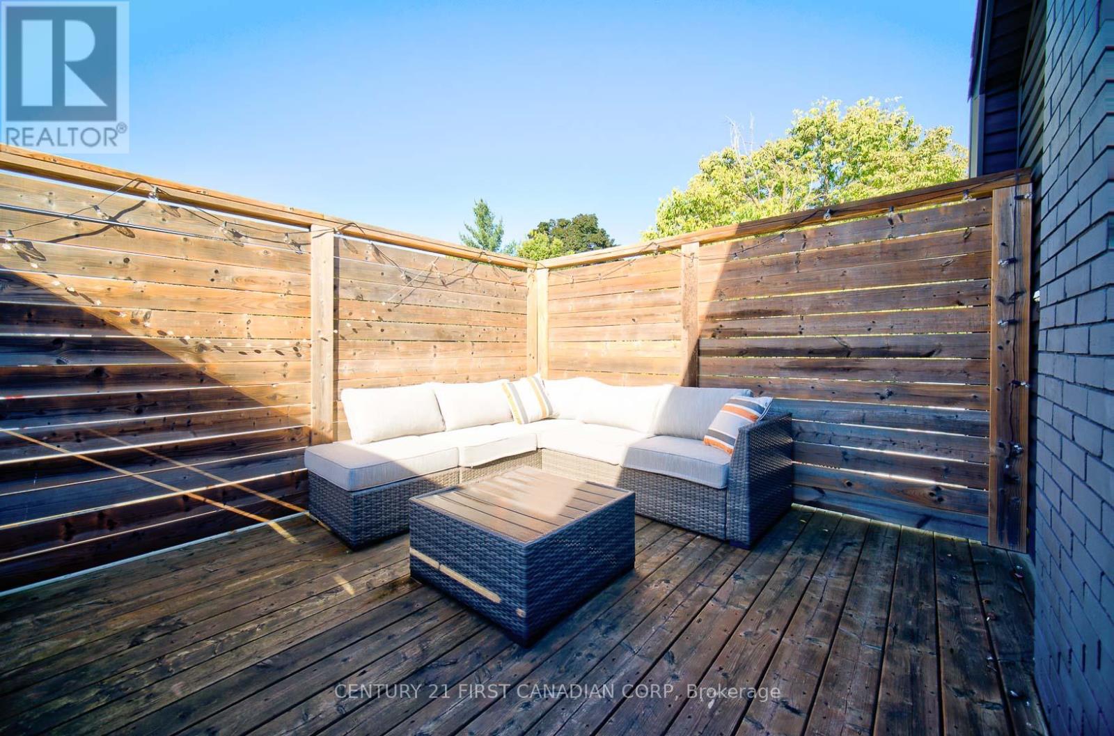 Upper - 425 English Street, London East, Ontario  N5W 3T4 - Photo 8 - X12851338