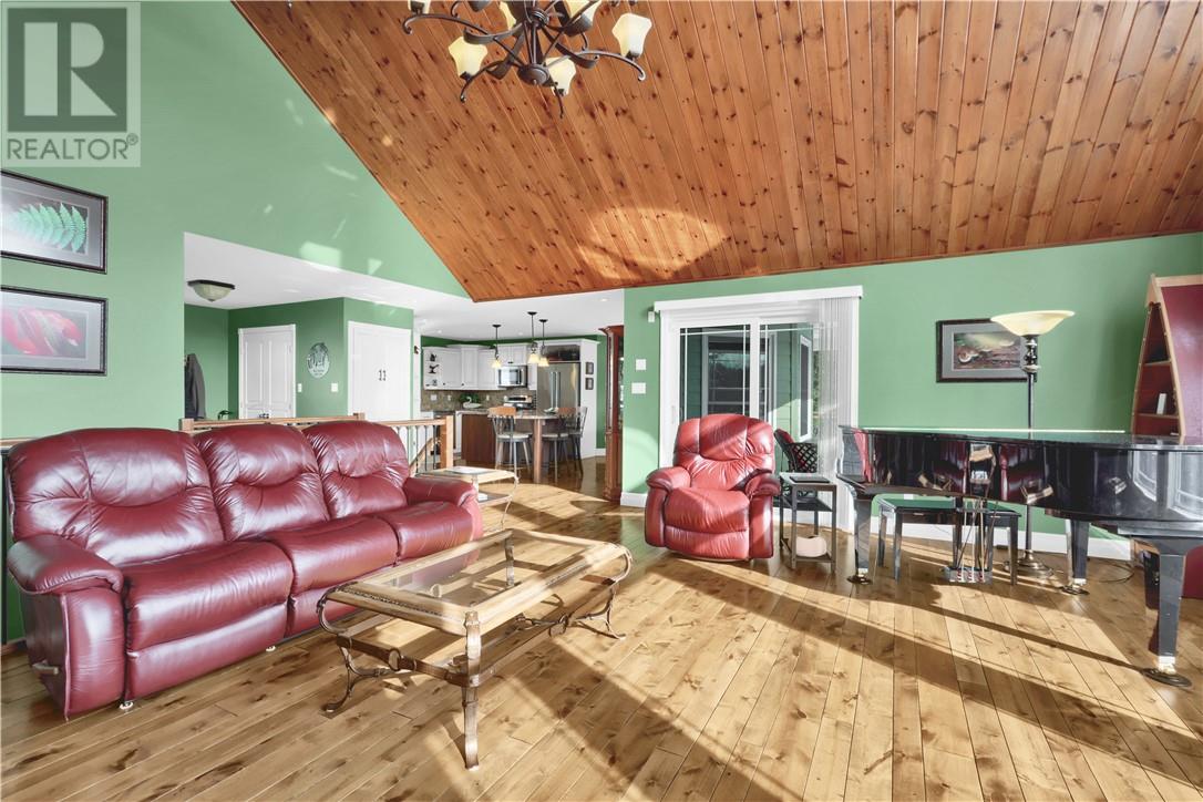 51 Sunrise Bay Road, Elliot Lake, Ontario  P5A 2S9 - Photo 12 - 2126693