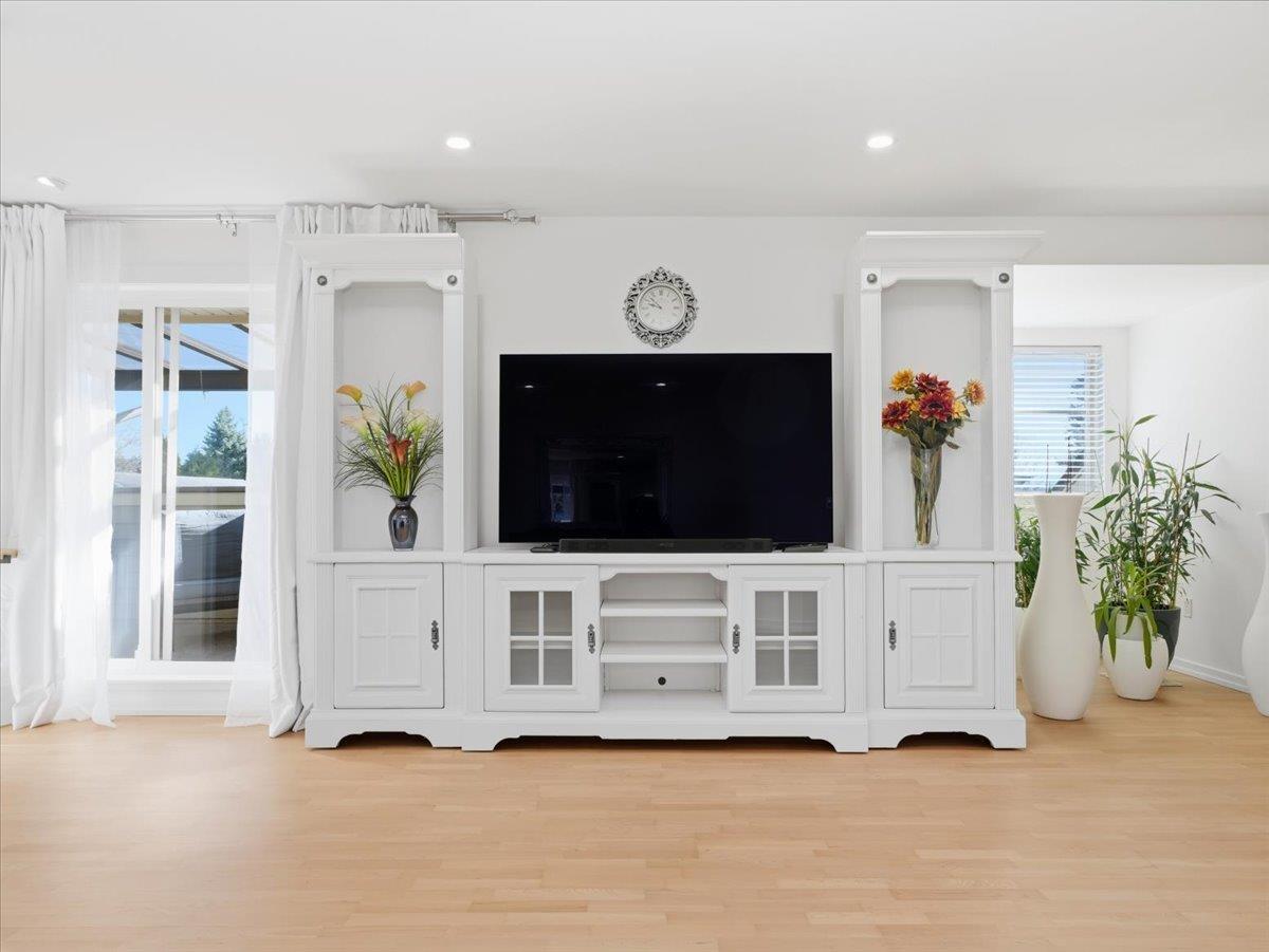 409 15621 Marine Drive, White Rock, British Columbia  V4B 1E1 - Photo 4 - R3096316