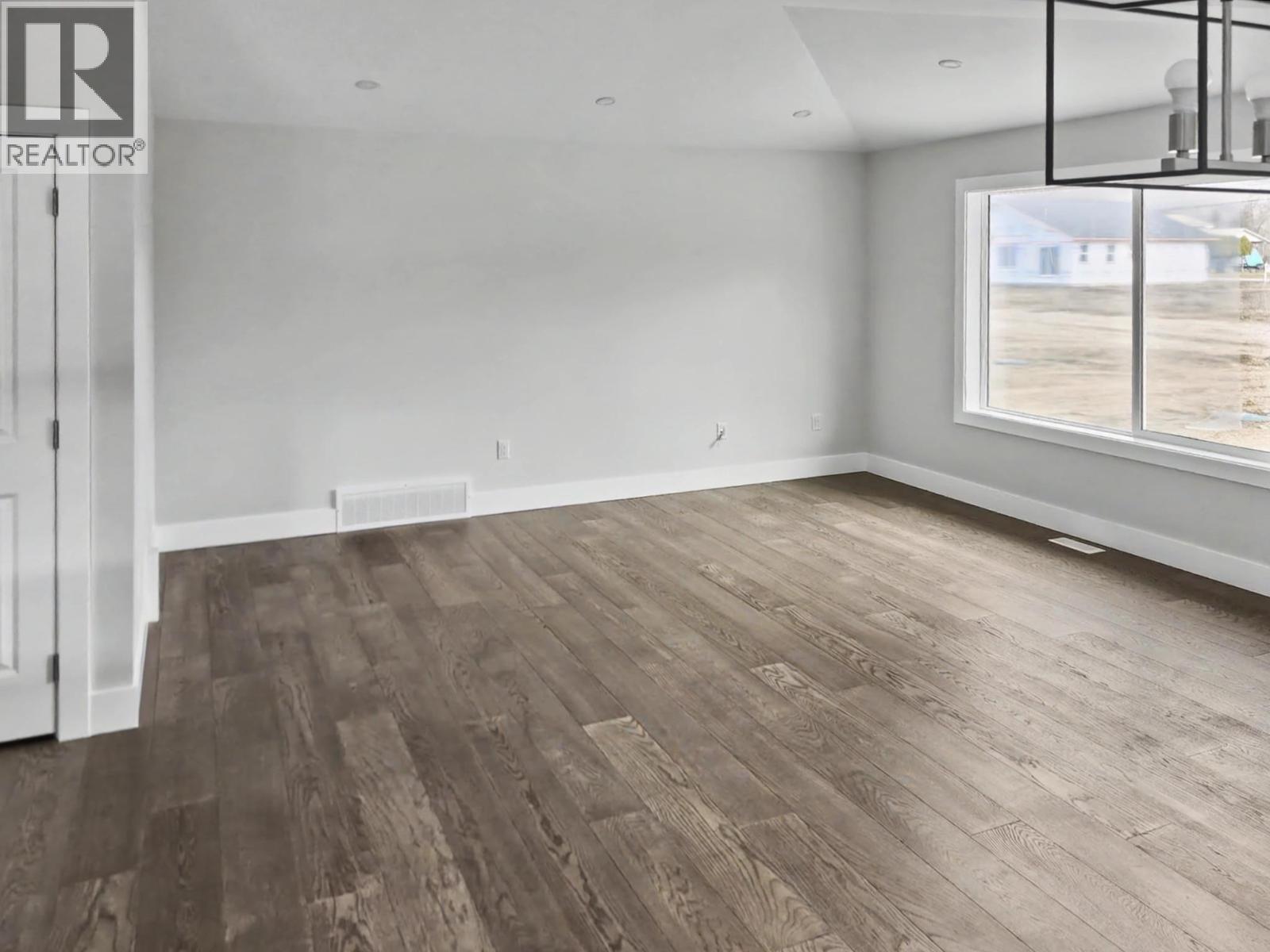 6050 19th Street, Grand Forks, British Columbia  V0H 1H0 - Photo 4 - 10364052