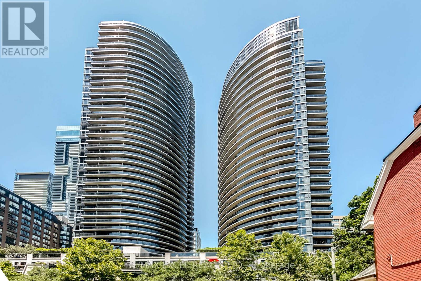 902 - 21 CARLTON STREET, Toronto, Ontario