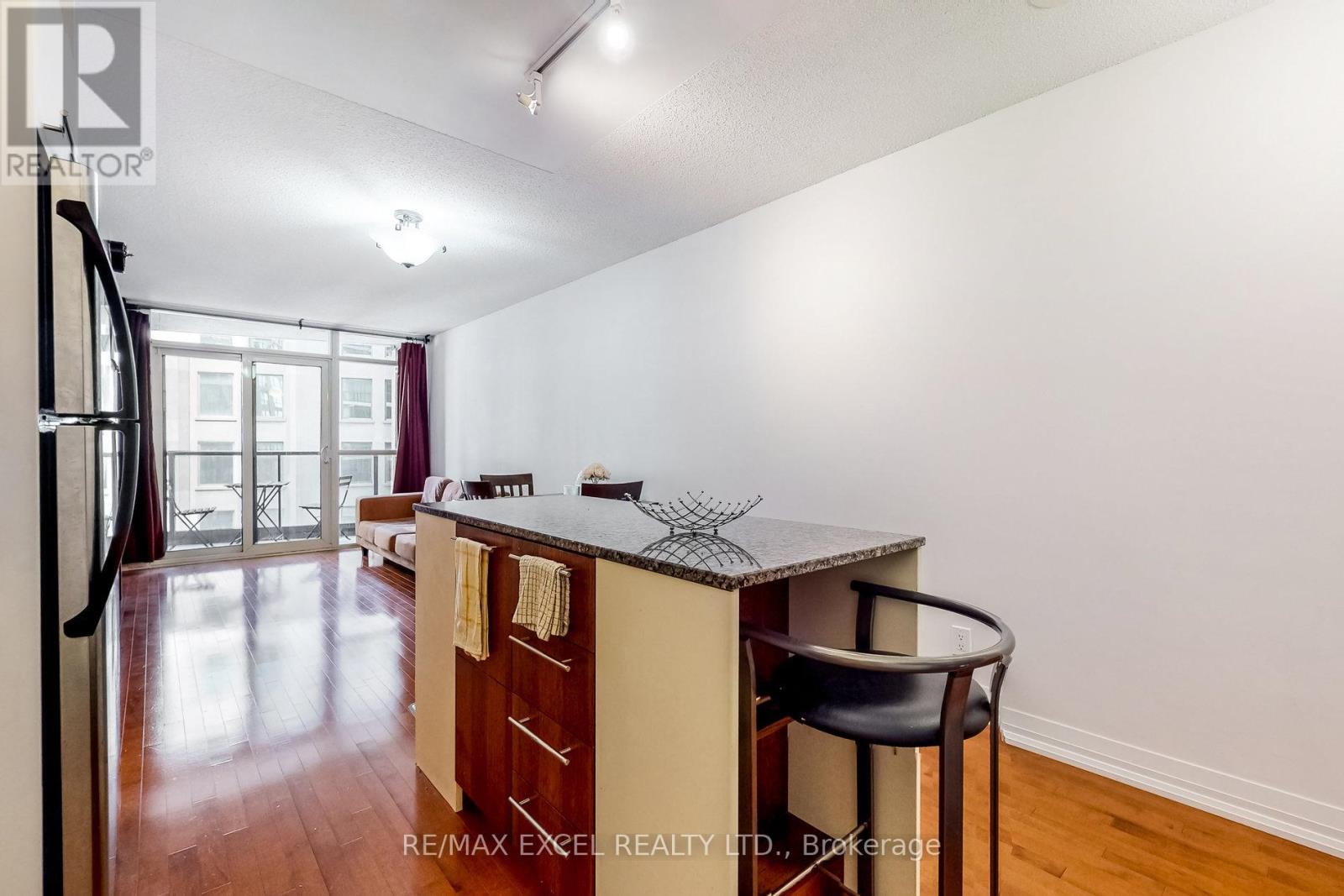 902 - 21 Carlton Street, Toronto, Ontario  M5B 1L3 - Photo 10 - C12851370