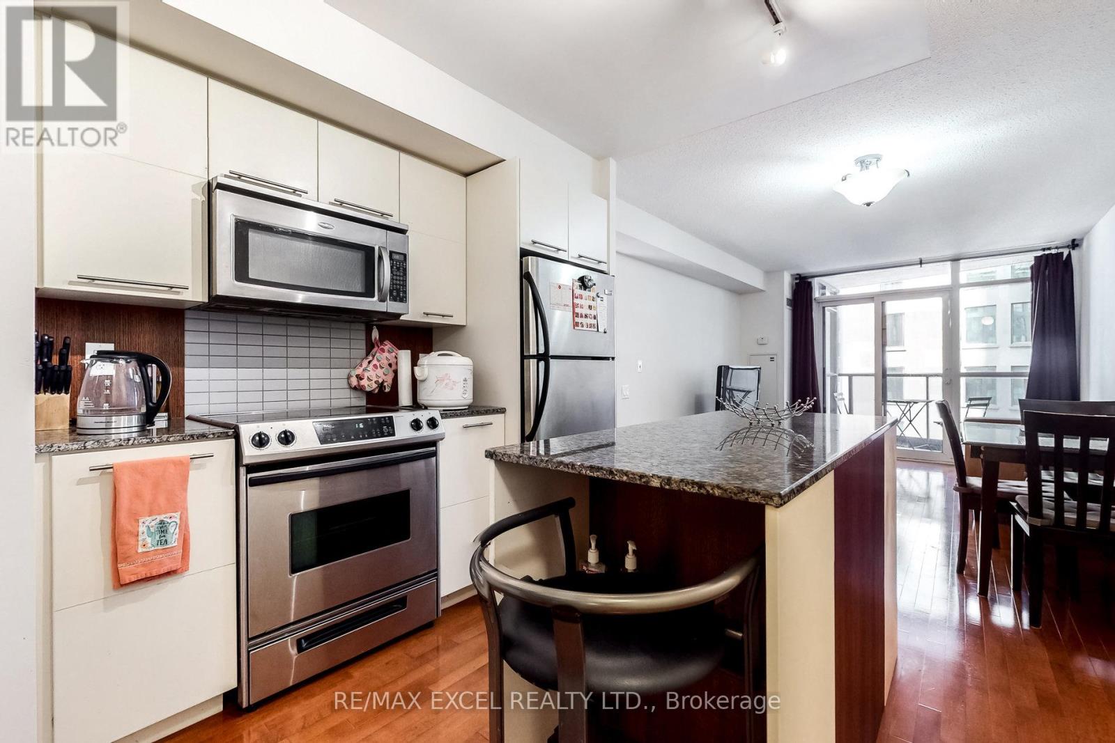 902 - 21 Carlton Street, Toronto, Ontario  M5B 1L3 - Photo 4 - C12851370