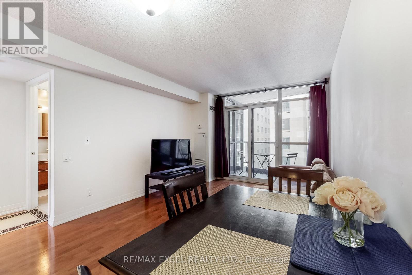 902 - 21 Carlton Street, Toronto, Ontario  M5B 1L3 - Photo 6 - C12851370
