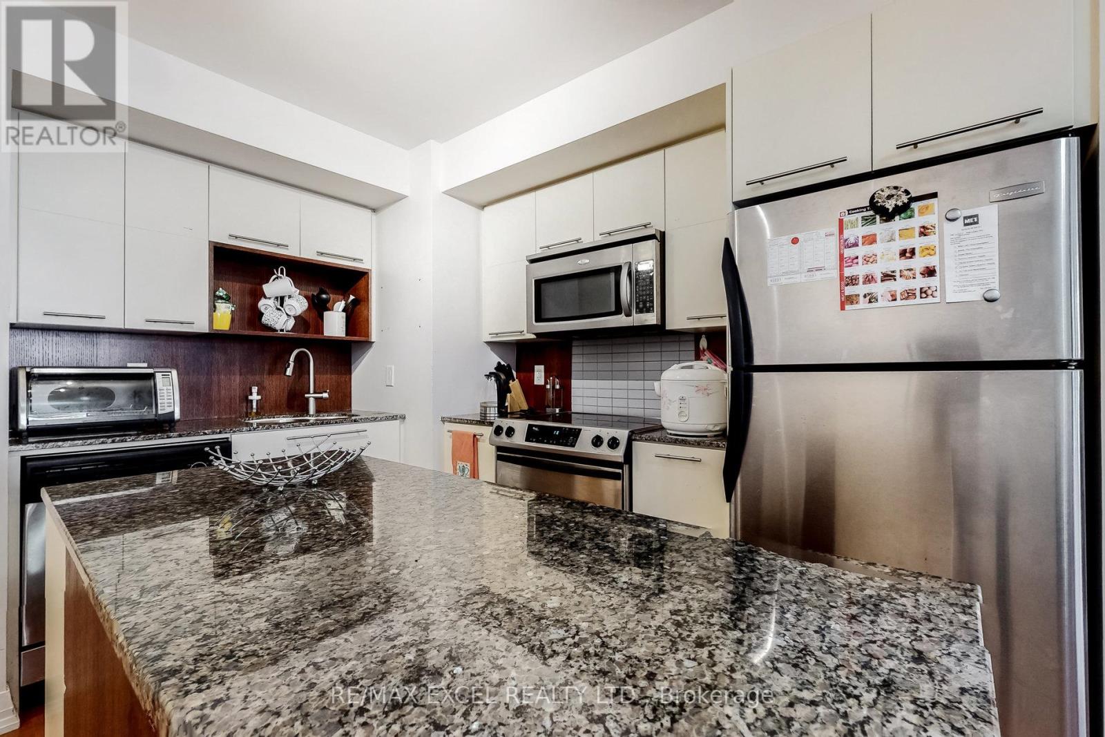 902 - 21 Carlton Street, Toronto, Ontario  M5B 1L3 - Photo 7 - C12851370