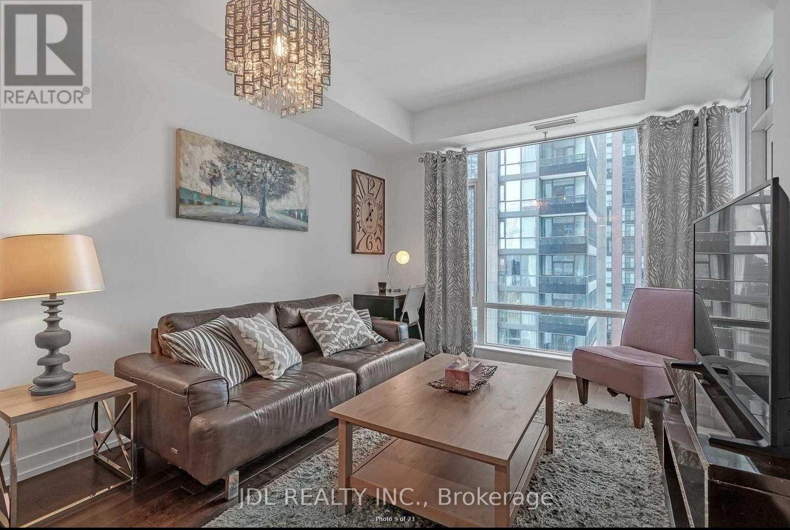 1707 - 21 Widmer Street, Toronto, Ontario  M5V 0B8 - Photo 10 - C12851408