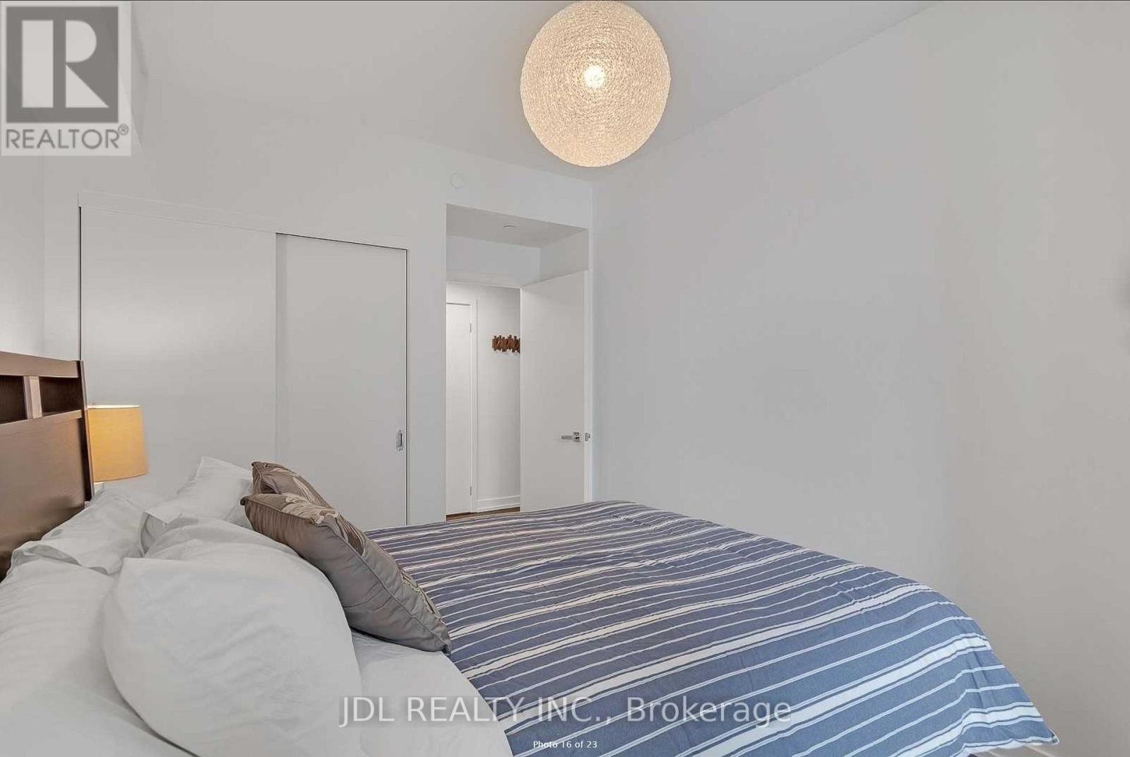 1707 - 21 Widmer Street, Toronto, Ontario  M5V 0B8 - Photo 17 - C12851408