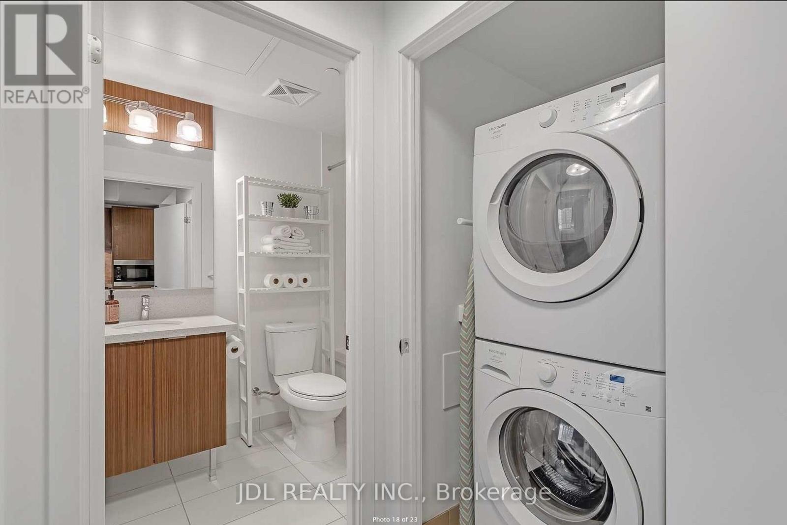 1707 - 21 Widmer Street, Toronto, Ontario  M5V 0B8 - Photo 19 - C12851408