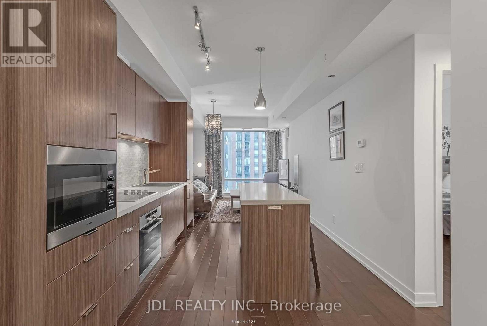 1707 - 21 Widmer Street, Toronto, Ontario  M5V 0B8 - Photo 5 - C12851408