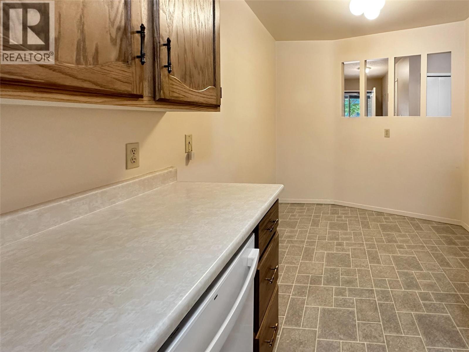 515 20th Avenue S, Cranbrook, British Columbia  V1C 5X7 - Photo 8 - 10361573