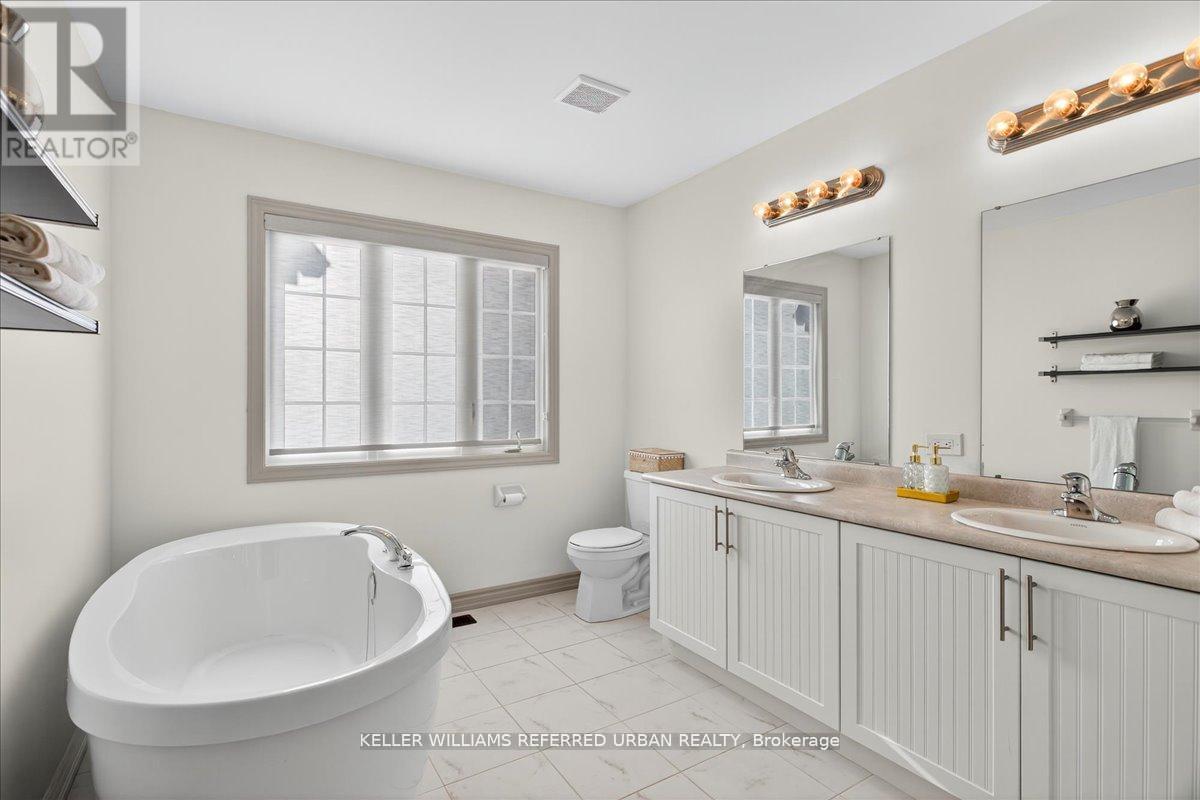 431 Rita's Avenue, Newmarket (Summerhill Estates), Ontario  L3X 2N1 - Photo 26 - N12851380