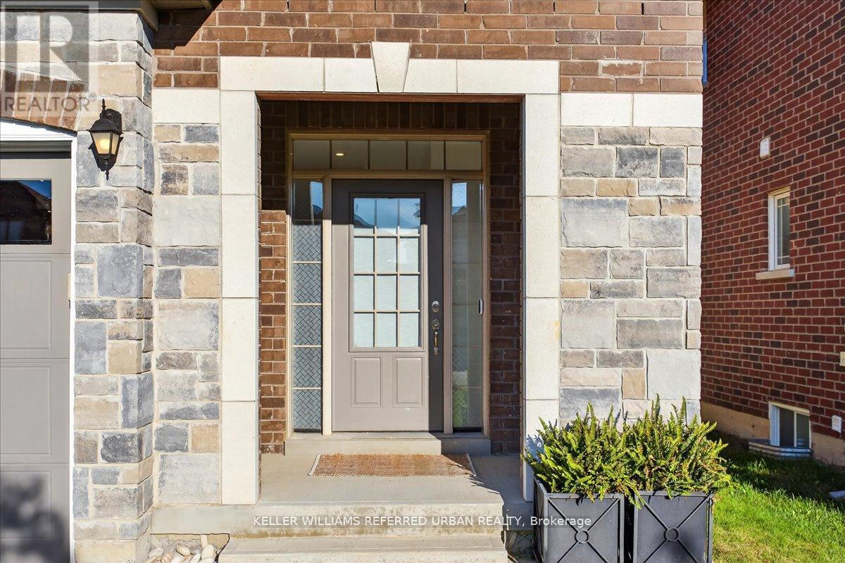 431 Rita's Avenue, Newmarket (Summerhill Estates), Ontario  L3X 2N1 - Photo 4 - N12851380