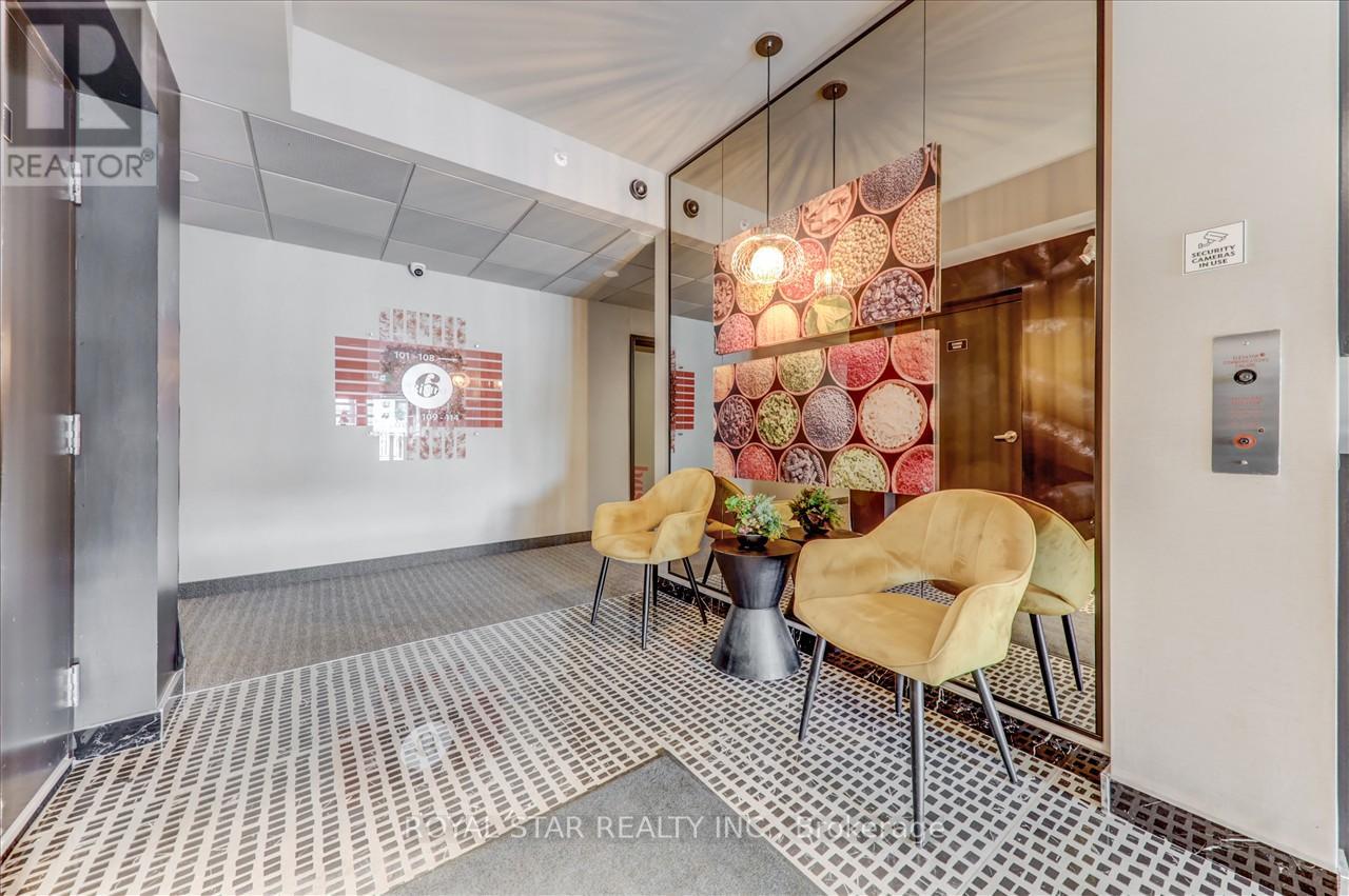 211 - 1 Chef Lane, Barrie (Innis-Shore), Ontario  L9J 0T1 - Photo 6 - S12851348