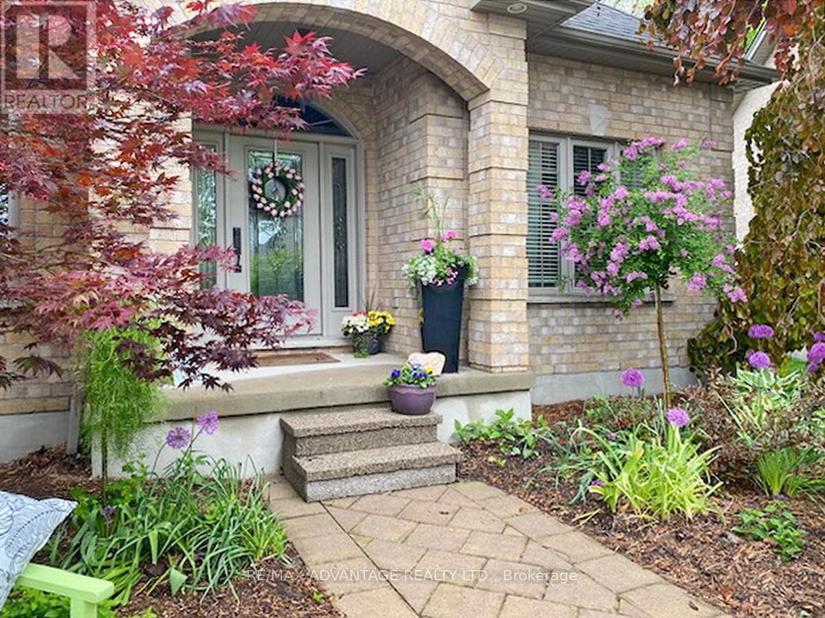 1849 Kyle Court, London North, Ontario  N6G 0A6 - Photo 6 - X12803784