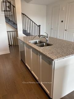 5105 Vetere Street W, Mississauga, Ontario  L5M 2S8 - Photo 12 - W12851356