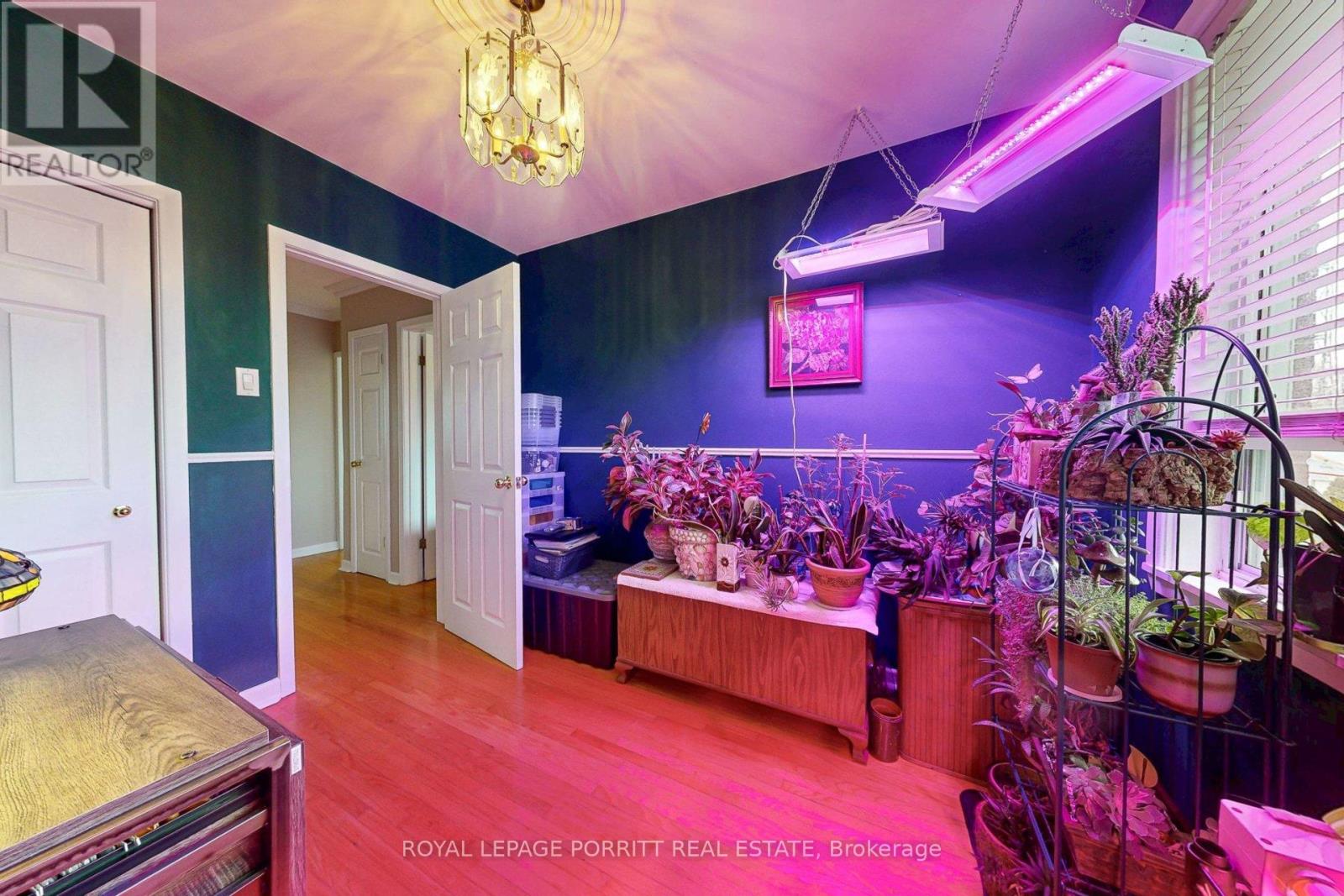 1435 Strathy Avenue, Mississauga, Ontario  L5E 2L3 - Photo 22 - W12851392