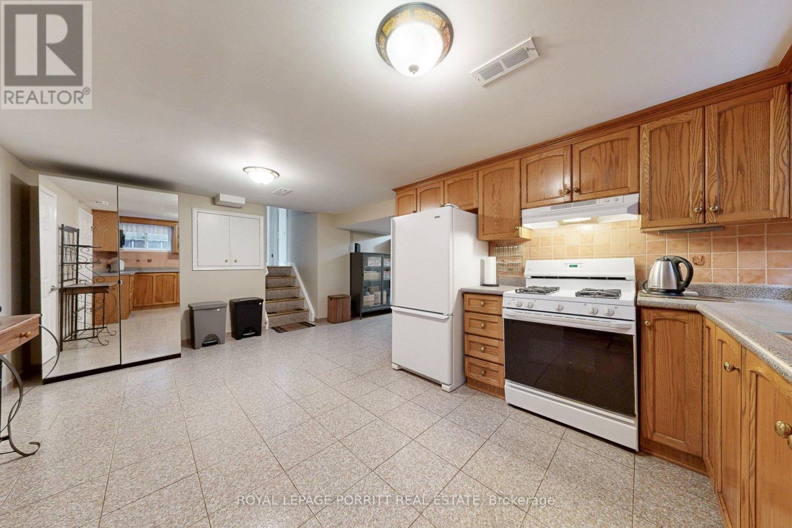 1435 Strathy Avenue, Mississauga, Ontario  L5E 2L3 - Photo 30 - W12851392