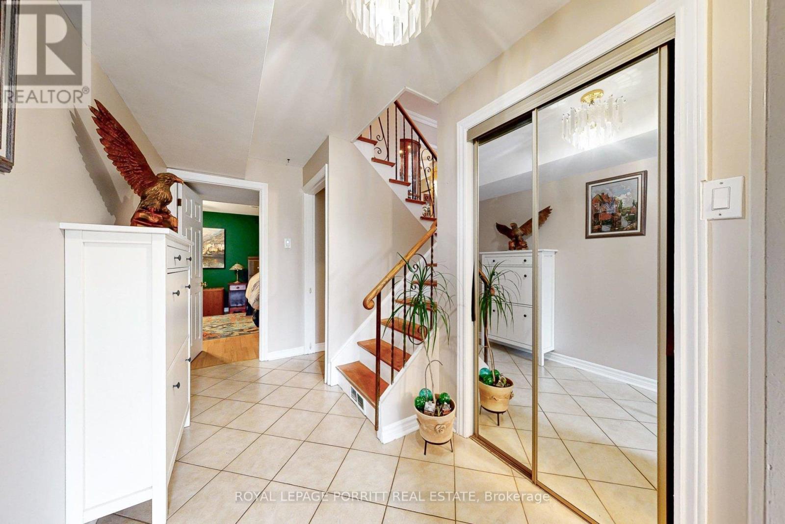 1435 Strathy Avenue, Mississauga, Ontario  L5E 2L3 - Photo 7 - W12851392