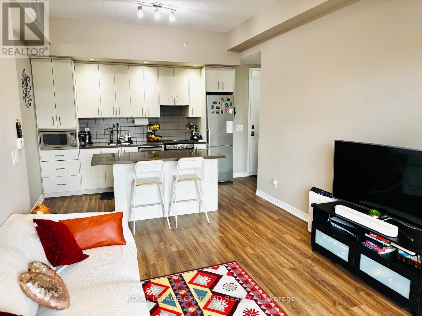 402 - 457 Plains Rd E, Burlington, Ontario  L7T 0B8 - Photo 6 - W12851416