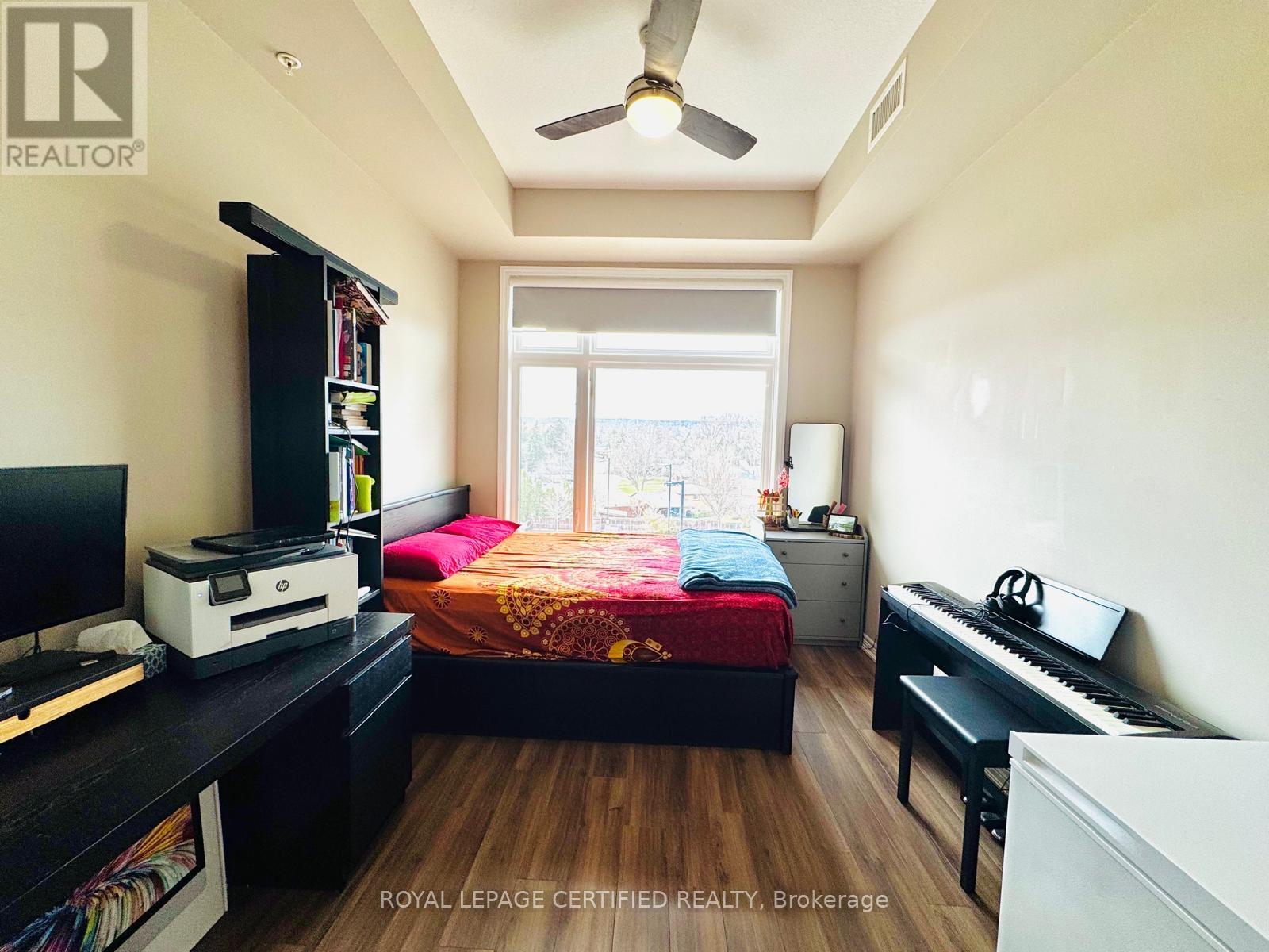 402 - 457 Plains Rd E, Burlington, Ontario  L7T 0B8 - Photo 8 - W12851416