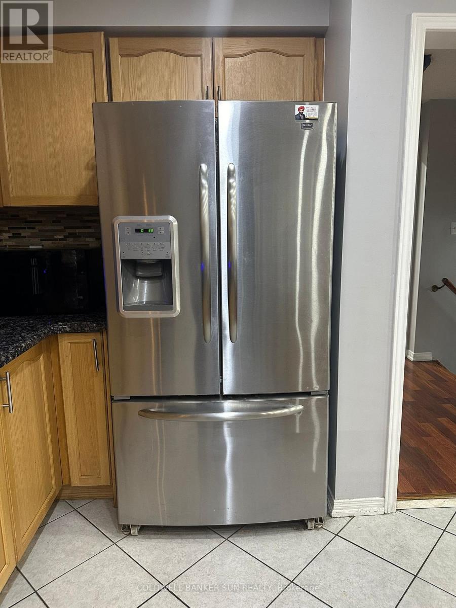 88 Pomell Trail, Brampton, Ontario  L6P 3L6 - Photo 5 - W12851418