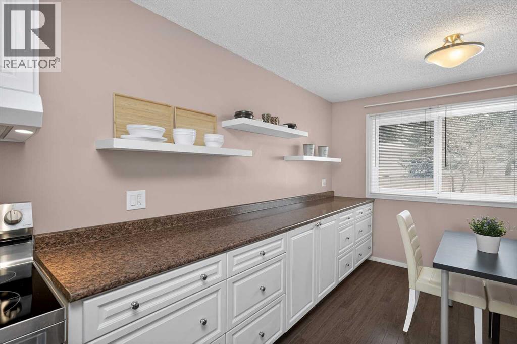 10304 Braeside Drive Sw, Calgary, Alberta  T2W 1B4 - Photo 12 - A2289559