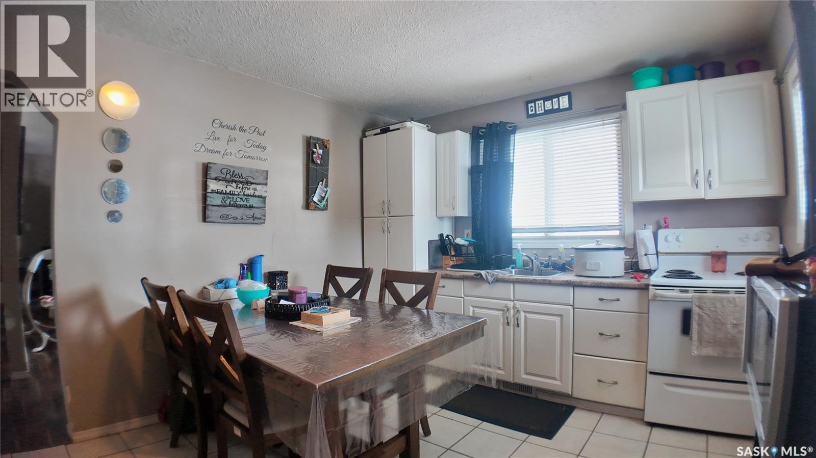 2502 100th Street, North Battleford, Saskatchewan  S9A 9Y2 - Photo 2 - SK029800