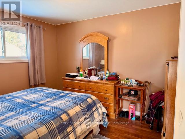 310 Gould Avenue, North Bay, Ontario  P1B 7C8 - Photo 3 - X12850396