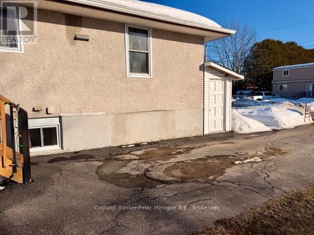 310 Gould Avenue, North Bay, Ontario  P1B 7C8 - Photo 10 - X12850396