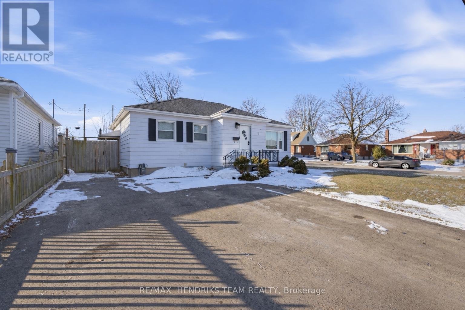 85 ALBERT STREET W, Thorold, Ontario