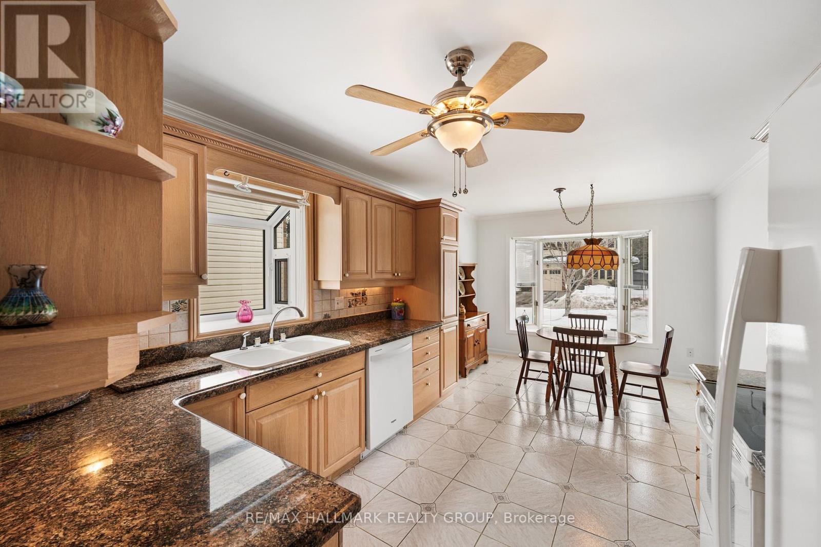 1177 St Moritz Crescent N, Ottawa, Ontario  K1C 2B2 - Photo 11 - X12851524