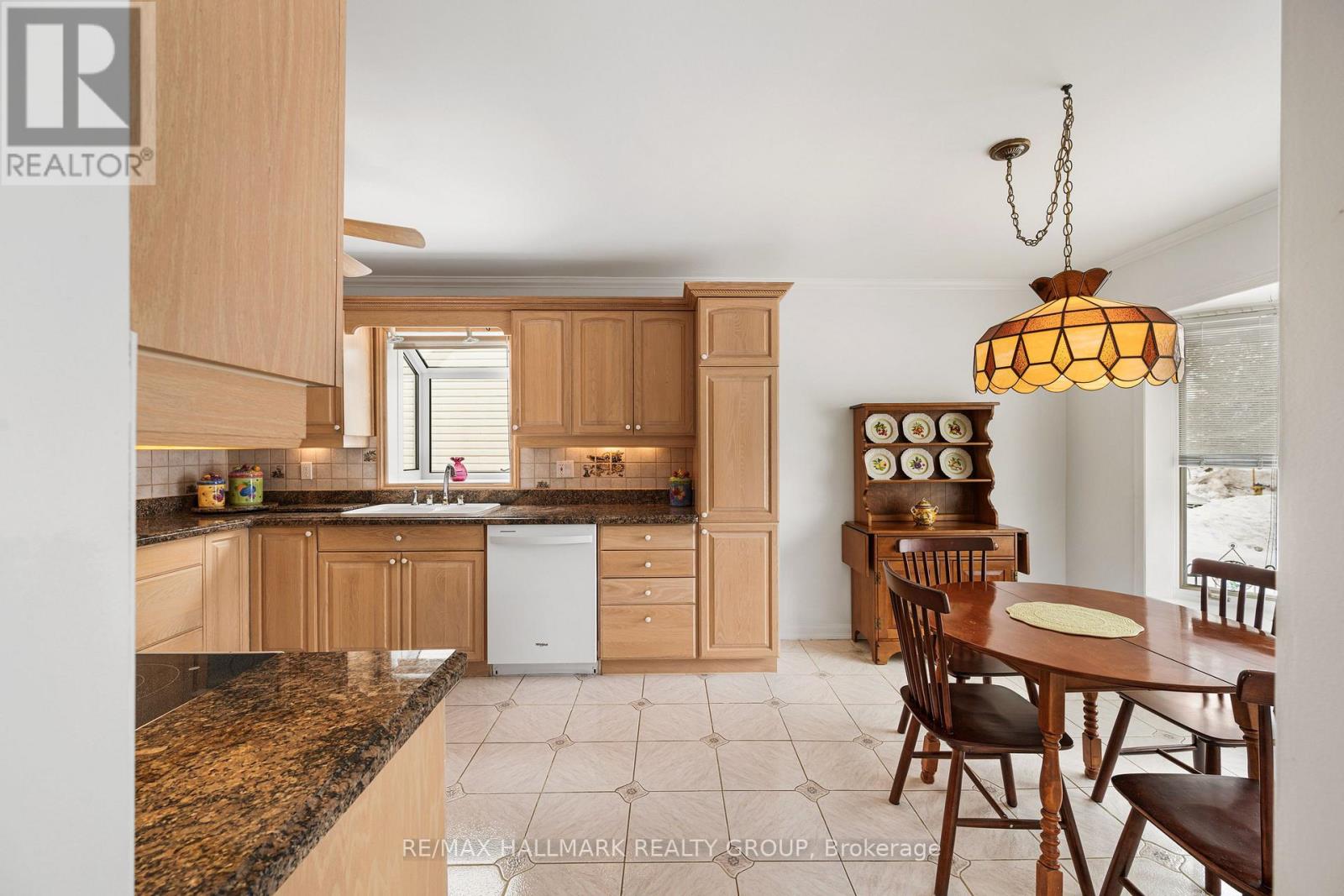 1177 St Moritz Crescent N, Ottawa, Ontario  K1C 2B2 - Photo 6 - X12851524