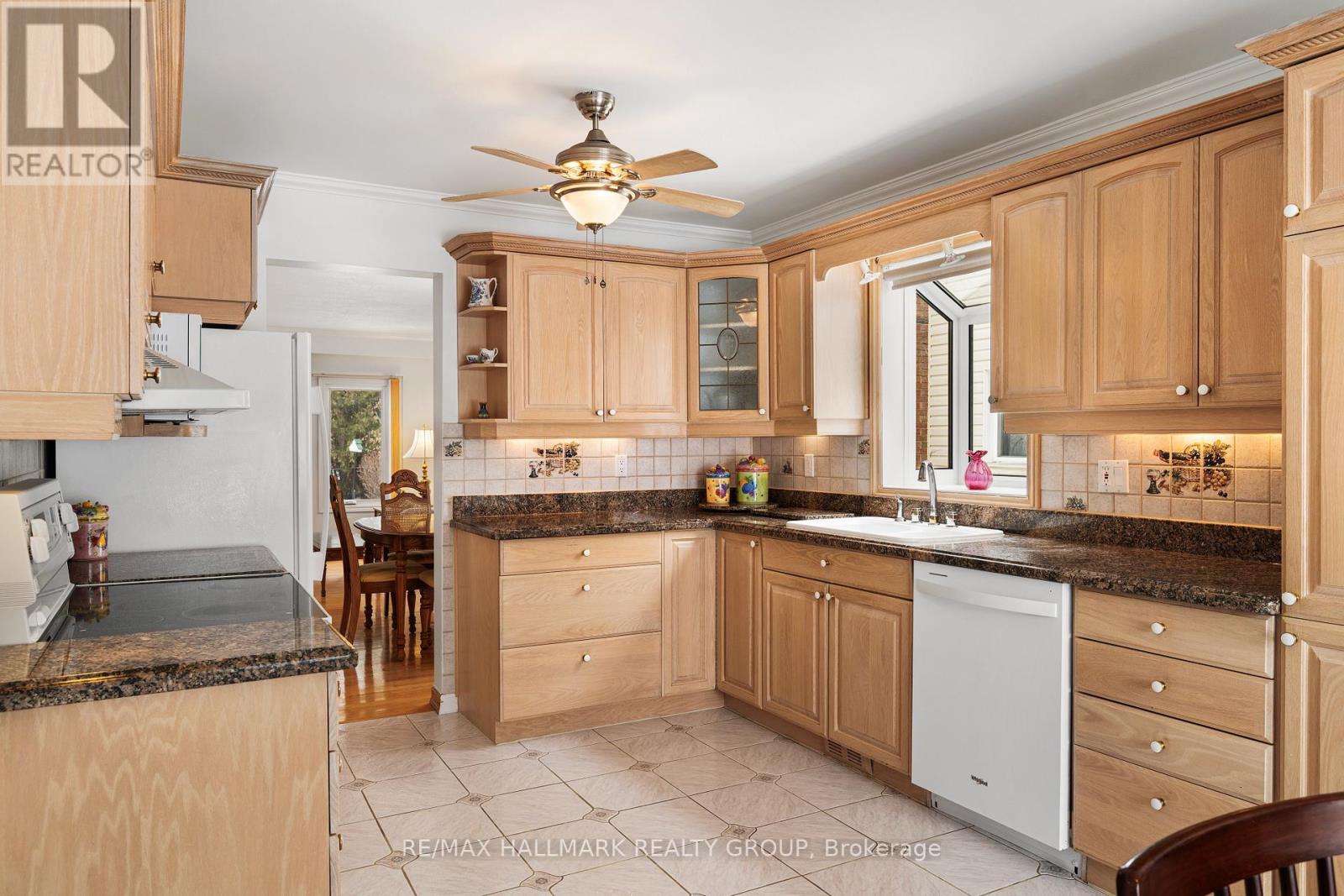 1177 St Moritz Crescent N, Ottawa, Ontario  K1C 2B2 - Photo 8 - X12851524