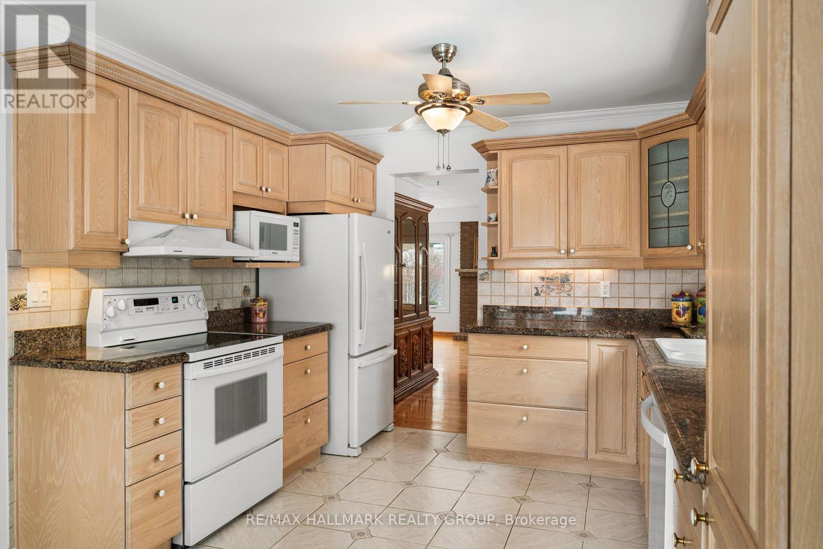 1177 St Moritz Crescent N, Ottawa, Ontario  K1C 2B2 - Photo 9 - X12851524