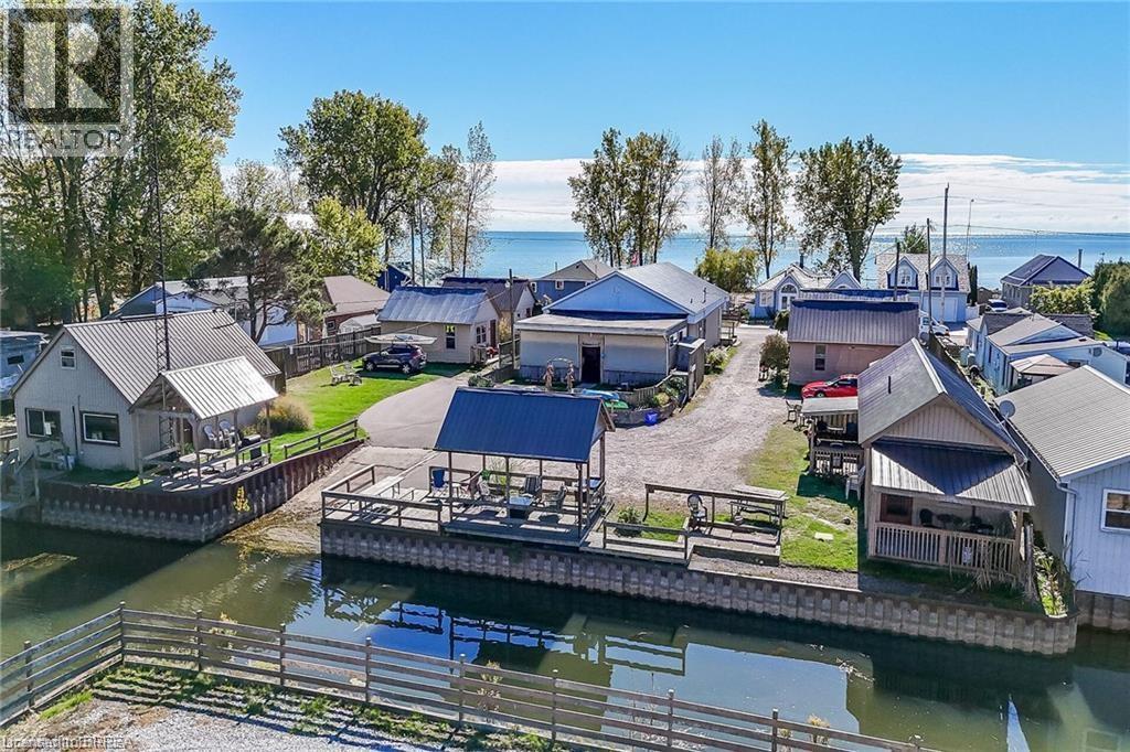 48-50 ERIE Boulevard, long point, Ontario